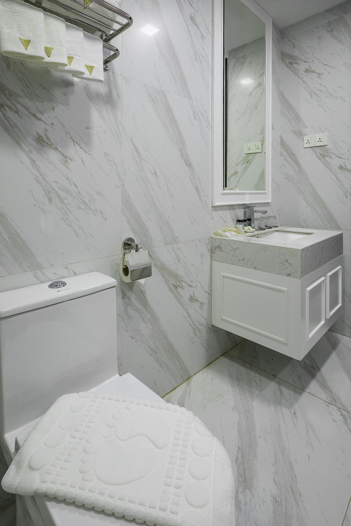 V Boutique Hotel Пном Пен Екстериор снимка