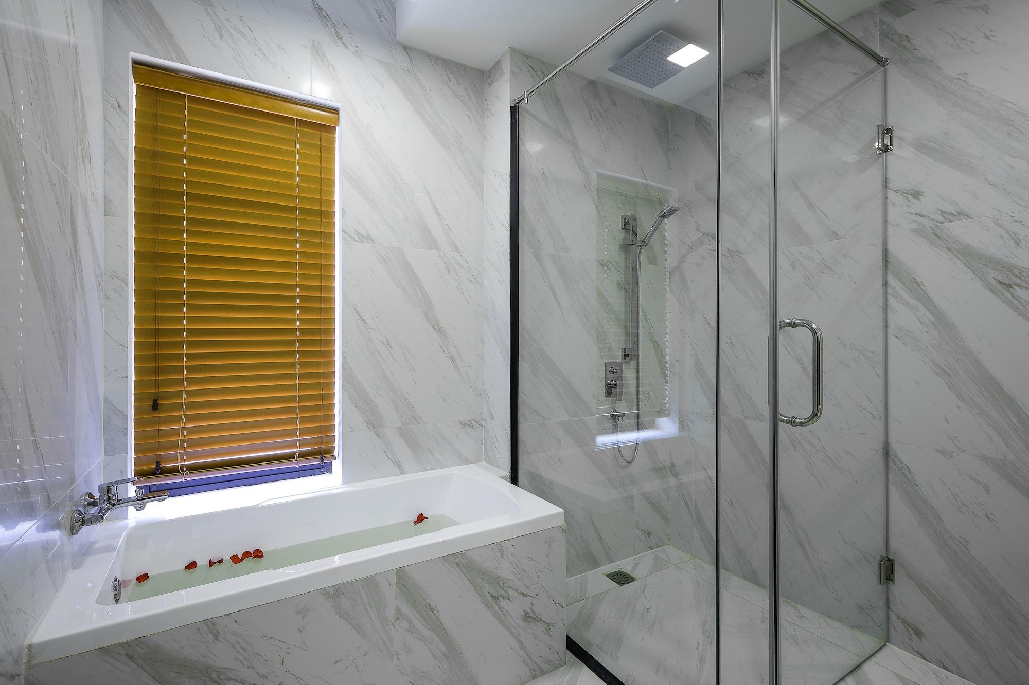 V Boutique Hotel Пном Пен Екстериор снимка