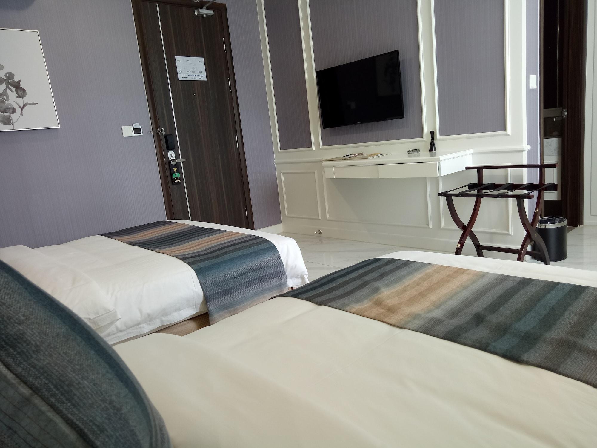 V Boutique Hotel Пном Пен Екстериор снимка