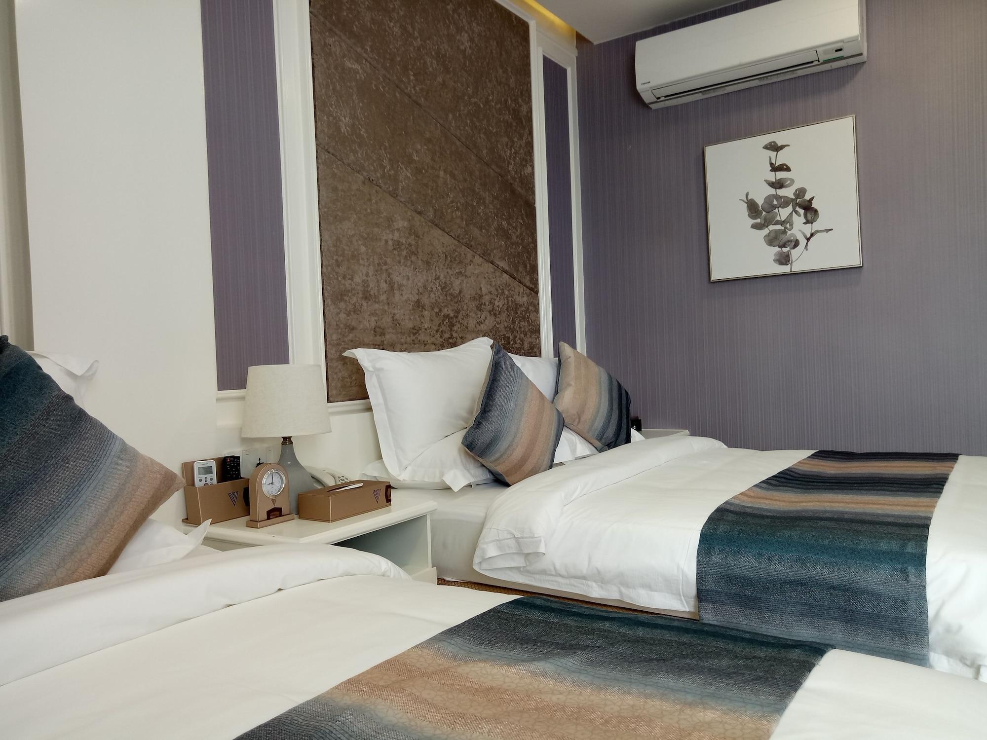 V Boutique Hotel Пном Пен Екстериор снимка