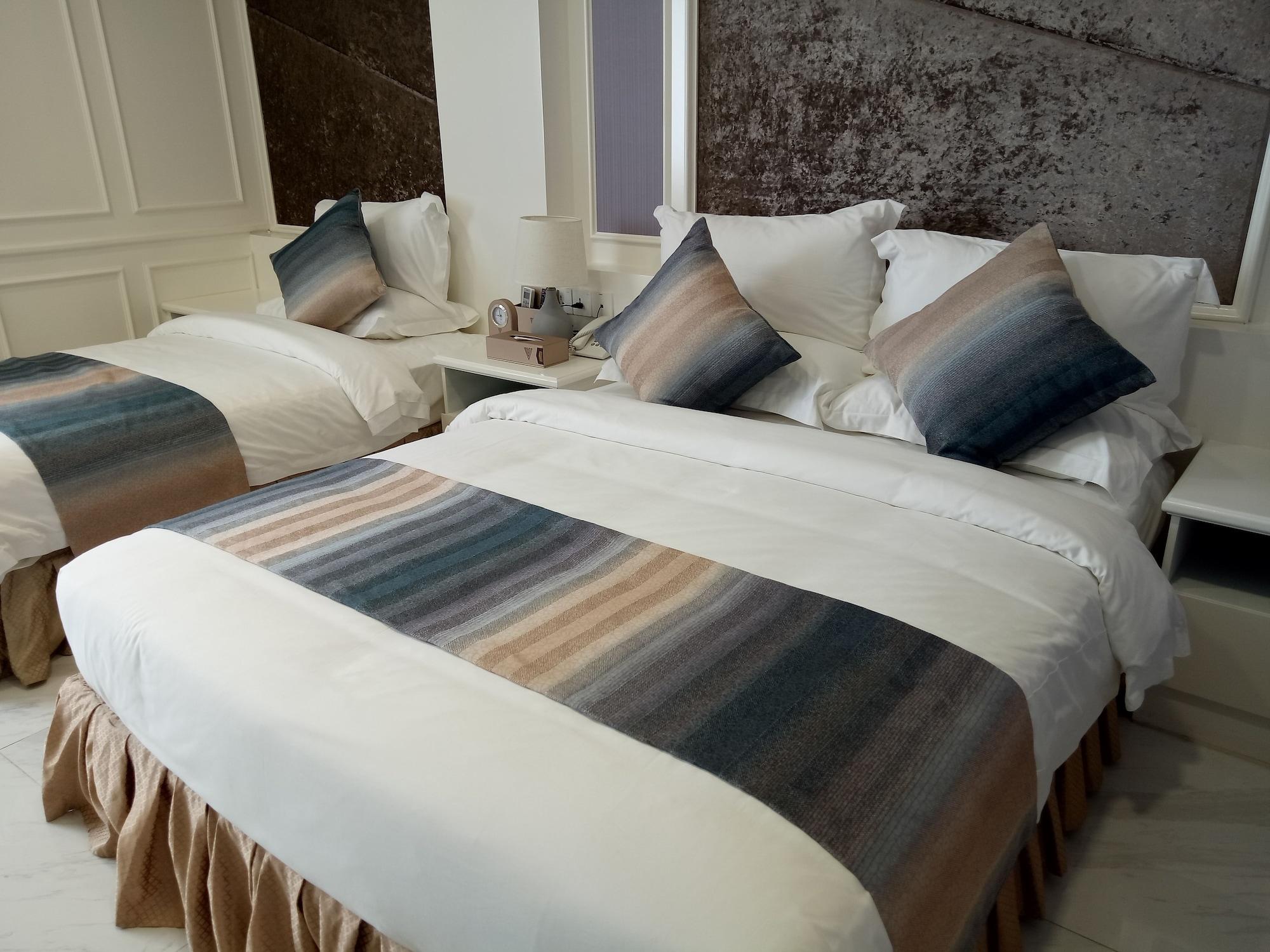 V Boutique Hotel Пном Пен Екстериор снимка