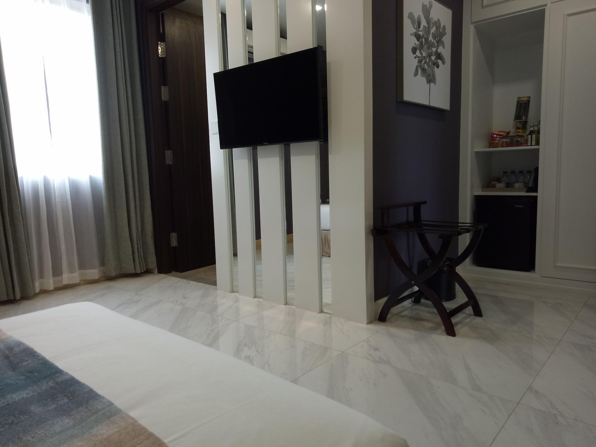 V Boutique Hotel Пном Пен Екстериор снимка