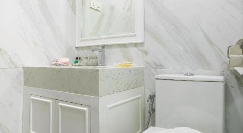 V Boutique Hotel Пном Пен Екстериор снимка