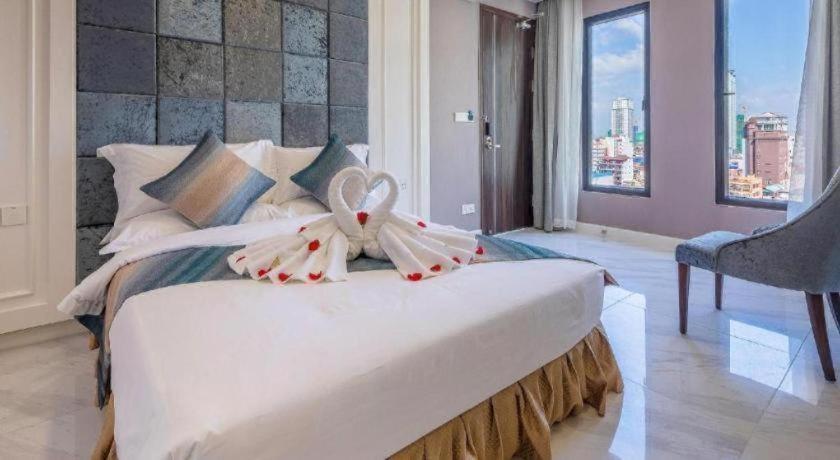 V Boutique Hotel Пном Пен Екстериор снимка