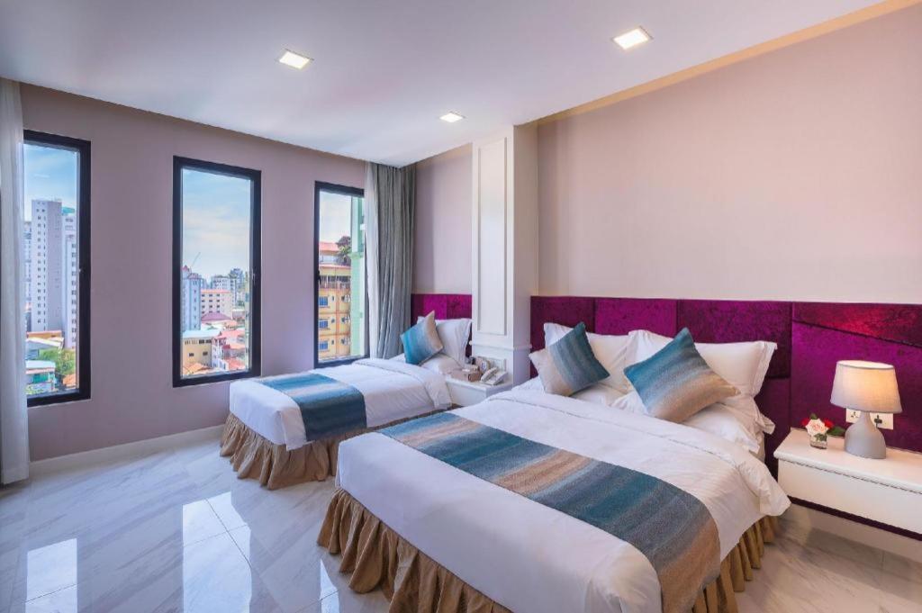 V Boutique Hotel Пном Пен Екстериор снимка