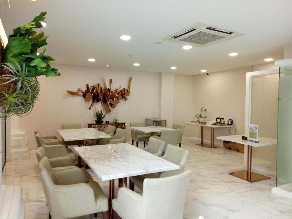 V Boutique Hotel Пном Пен Екстериор снимка