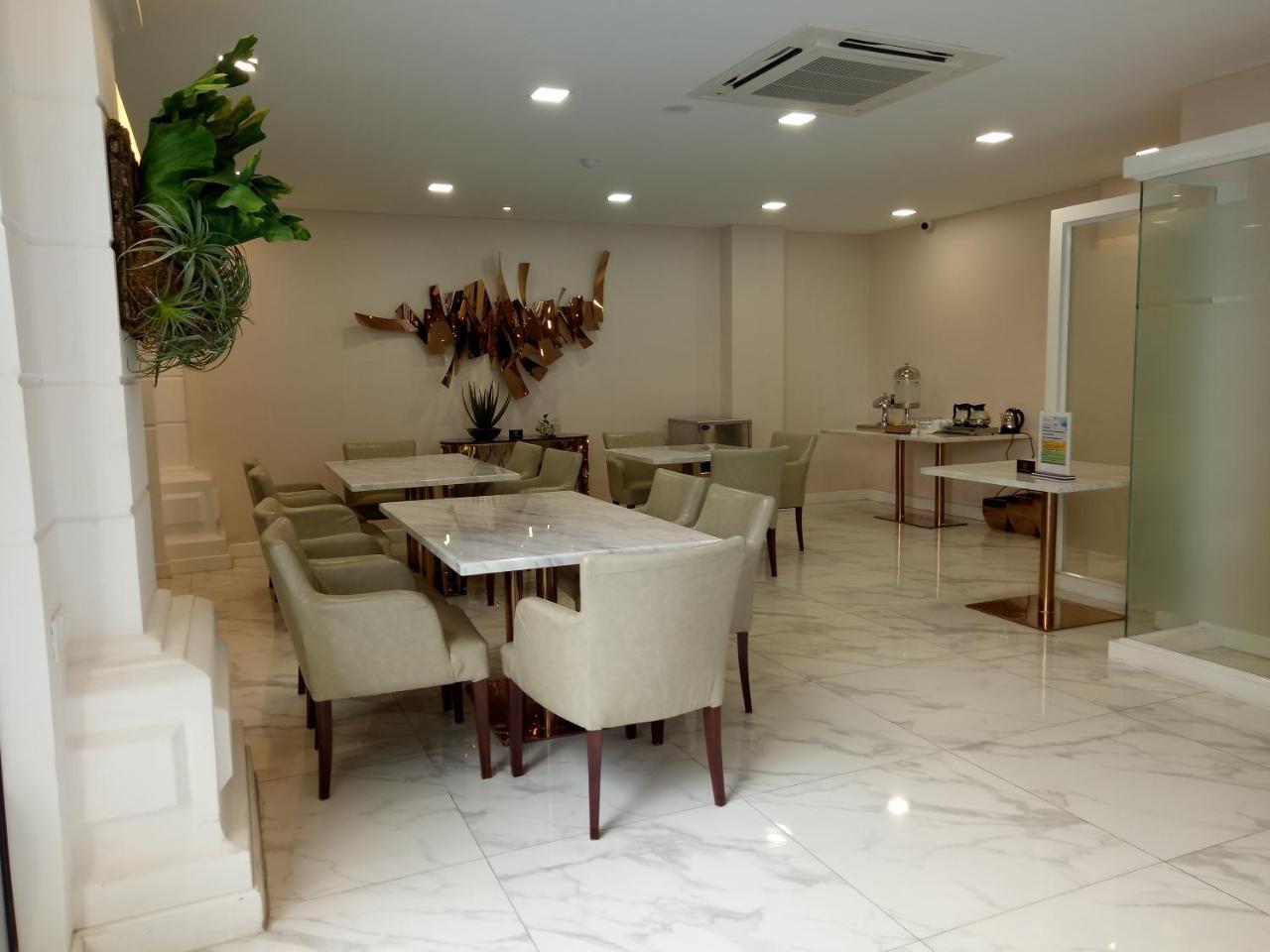 V Boutique Hotel Пном Пен Екстериор снимка