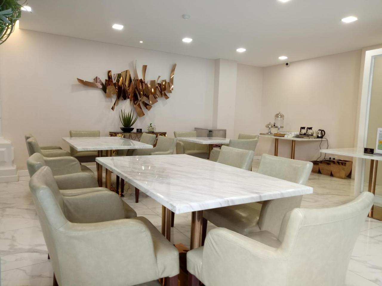 V Boutique Hotel Пном Пен Екстериор снимка